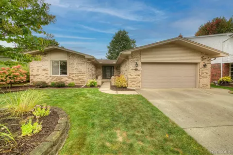 7461 Claremont St, Canton, MI 48187
