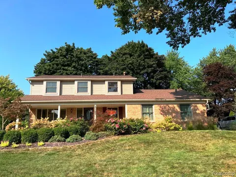 5347 Hertford Dr, Troy, MI 48085