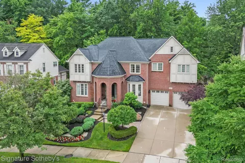 41475 Burroughs Ave, Novi, MI 48377