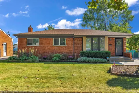 29330 Eiffel Ave, Warren, MI 48088
