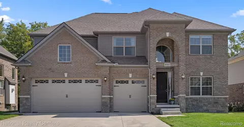 3757 Milano Crt Ct, Rochester Hills, MI 48307