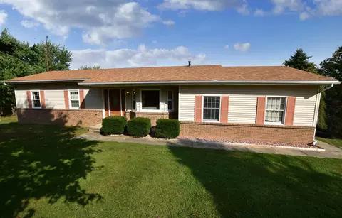 12425 Thornbury Dr, Tyrone, MI 48430
