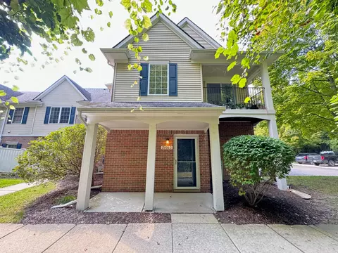 2806 Ottonwood Dr #C, Waterford, MI 48328