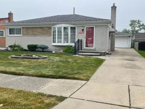 32155 Mackenzie Dr, Westland, MI 48185