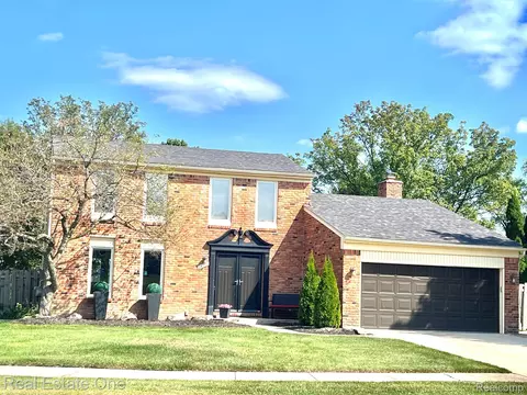24236 Simmons Dr, Novi, MI 48374