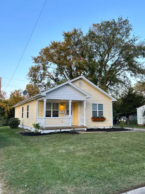 1586 Wiard Blvd, Ypsilanti, MI 48198
