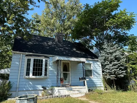 5248 Howe Rd, Wayne, MI 48184