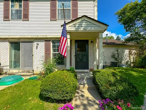 7736 Lake Ridge Dr #59, Waterford, MI 48327