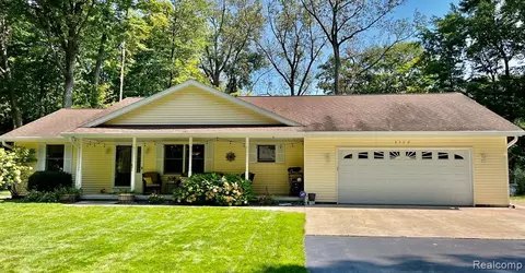 3360 Deerwood Dr, North Street, MI 48049
