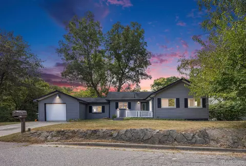 636 Sherry Dr, Orion, MI 48362
