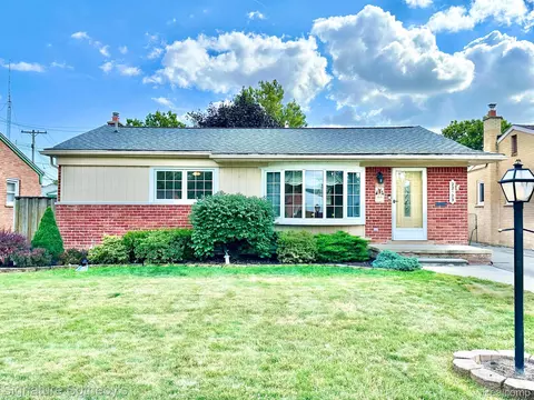 22129 Samuel St, Taylor, MI 48180