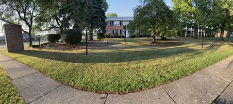 29 Hoover Rd #264, Warren, MI 48093