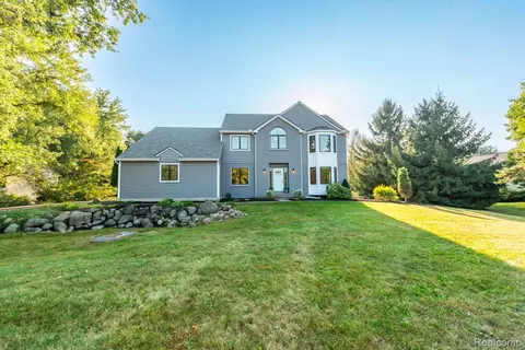 6327 Huron Creek Crt Ct, Dexter, MI 48130