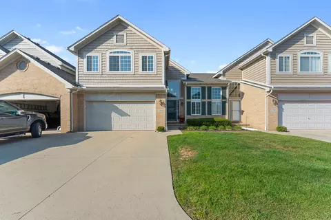 23804 Mccort Dr UNIT 6, Brownstown, MI 48134