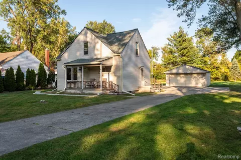 19568 Brentwood St, Livonia, MI 48152
