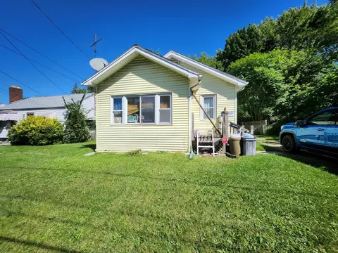 921 S Ballenger, Flint, MI 48532