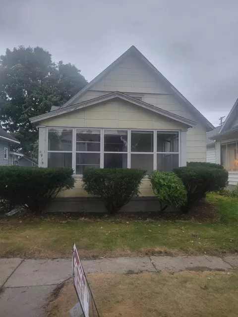 1915 6th St, Port Huron, MI 48060