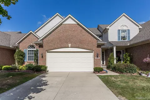 22726 Coachlight Cir, Taylor, MI 48180