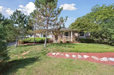 5307 N Seymour Rd, Flushing, MI 48433