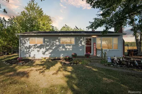 13000 Strasburg Rd, La Salle, MI 48145