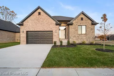 56662 Via Bellano, Macomb, MI 48042