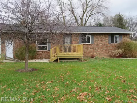 5327 E Carpenter Rd, Flint, MI 48506