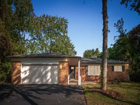 2155 Tucker Dr, Troy, MI 48085