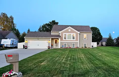4415 Timber Line Ln, Grand Blanc, MI 48439