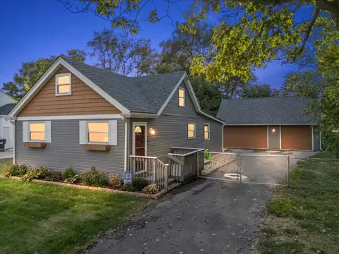 21815 Albion Ave, Farmington Hills, MI 48336