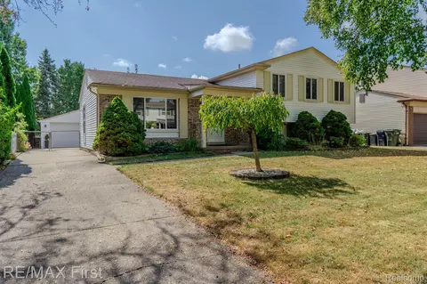 13710 Charrington Dr, Sterling Heights, MI 48313