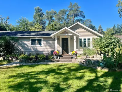432 King St, Highland, MI 48357