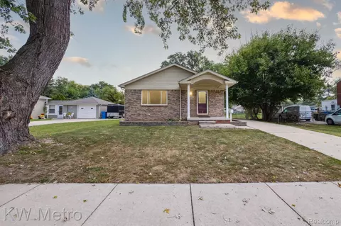 4981 Harding St, Dearborn Heights, MI 48125