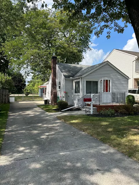 8185 Fenton St, Dearborn Heights, MI 48127