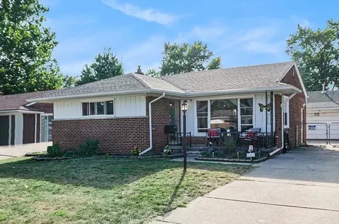 8725 Lochdale St, Dearborn Heights, MI 48127