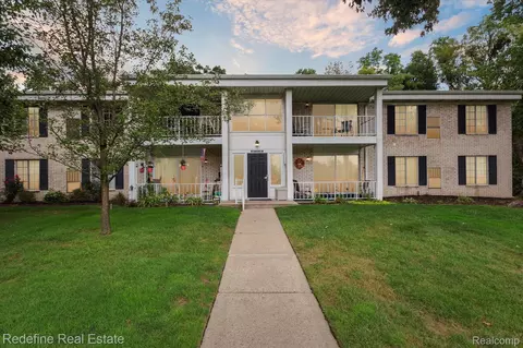 35974 Ann Arbor Trl #212, Livonia, MI 48150