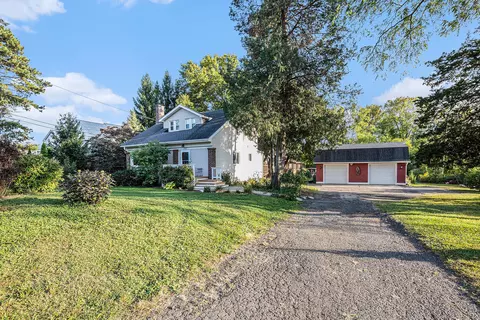 1091 S Blvd W, Troy, MI 48098