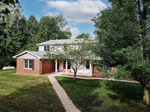4216 Meadow Pond Ln, Metamora, MI 48455