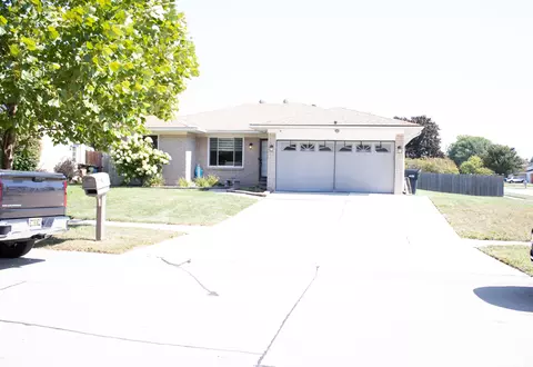 39540 Crystal Dr, Sterling Heights, MI 48310