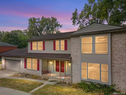 24555 Lafayette Cir, Southfield, MI 48075