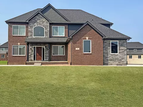 309 Willow Lake Dr, Oxford, MI 48371