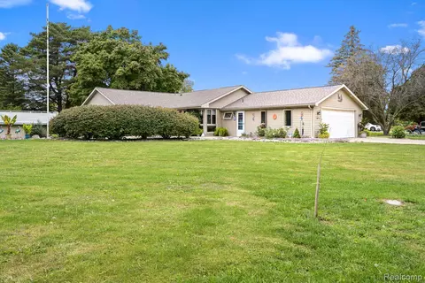 1071 Lakeside Dr, Rush, MI 48867