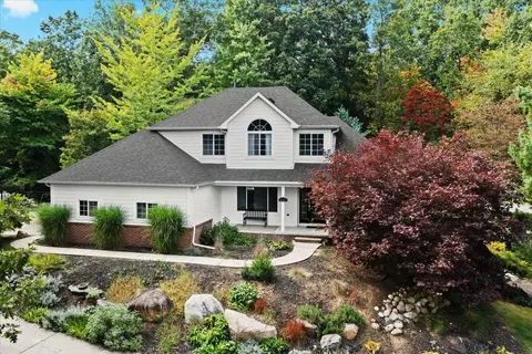 1587 Cattail Trl, Milford, MI 48380