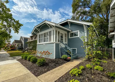 614 S Pleasant St, Royal Oak, MI 48067