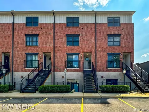 682 W 11 Mile Rd, Royal Oak, MI 48067