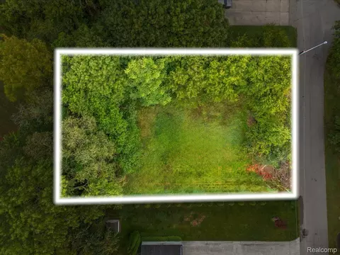 000 Waterloo St, Waterford, MI 48329