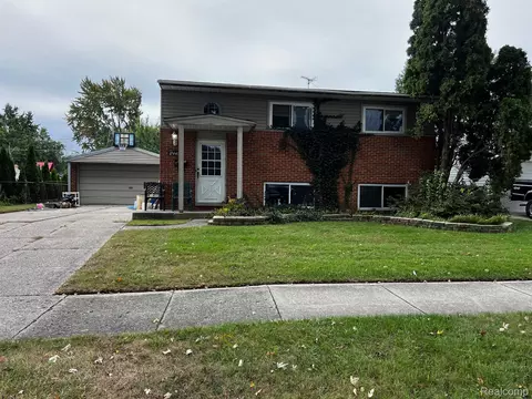 12440 Burtley Dr, Sterling Heights, MI 48313