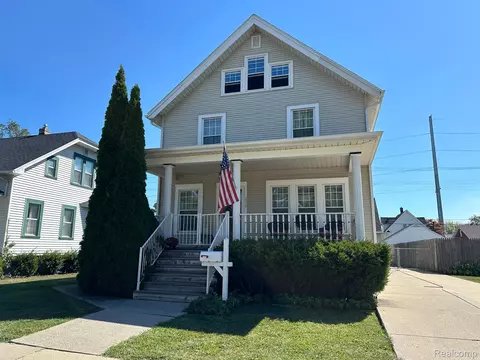 230 Arbor Ave, Monroe, MI 48162