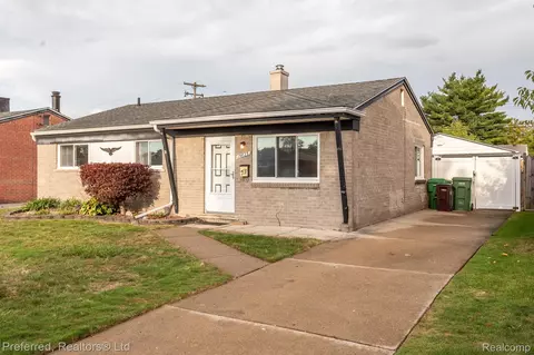15623 Kennebec St, Southgate, MI 48195