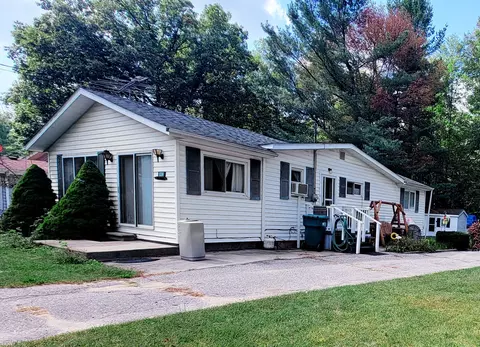 5336 Acorn Ln, Mills, MI 48756