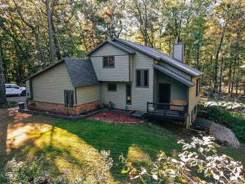 4211 Country Way, Hartland, MI 48353